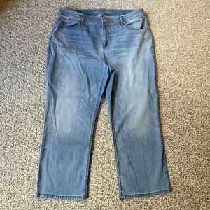 Chicos Womens Platinum Cropped Demi Boot Jeans Size 3 R 16 Stretch Classic
